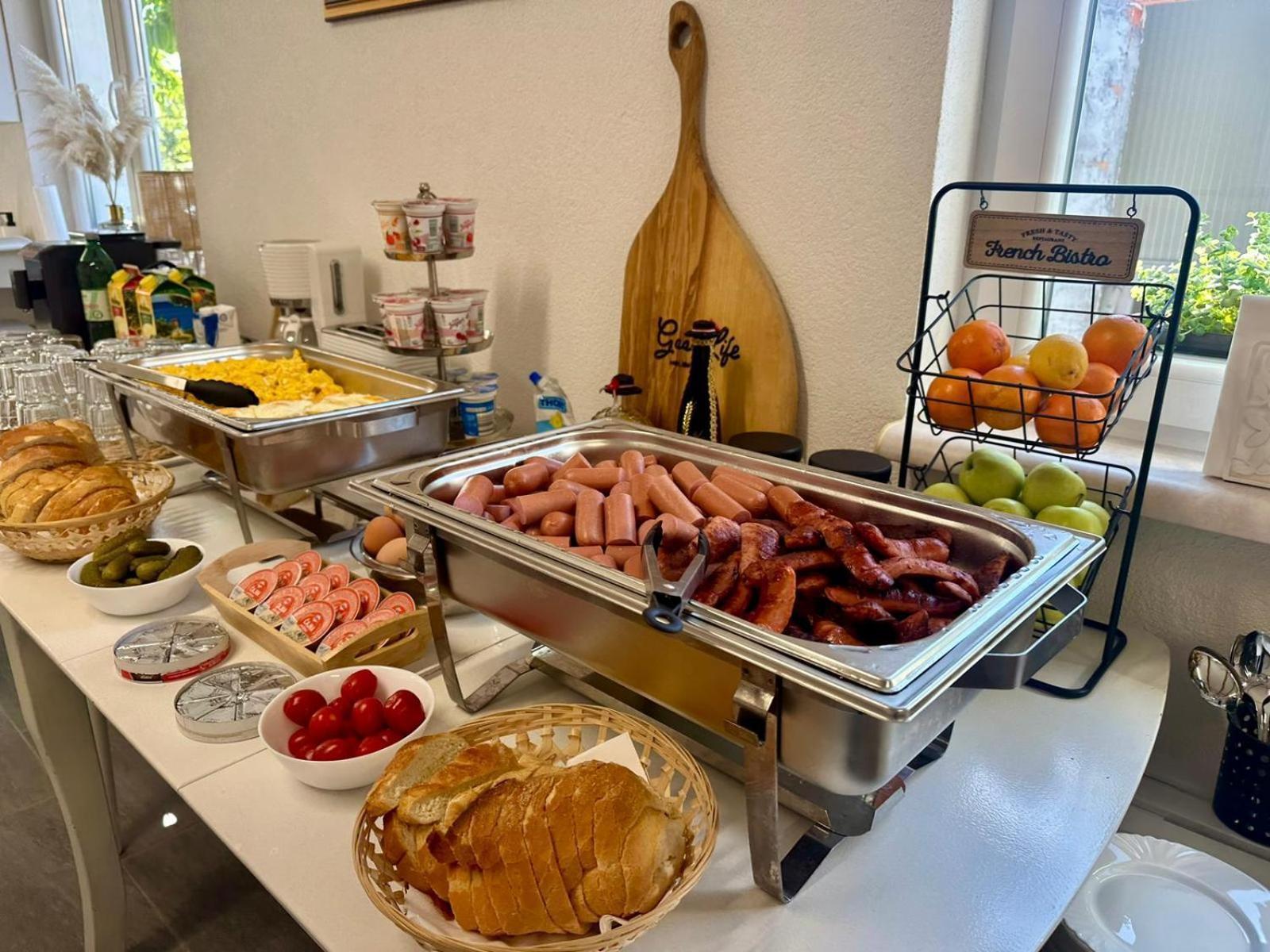 Goodlife Holiday House - Family & Friends Pozega Buitenkant foto
