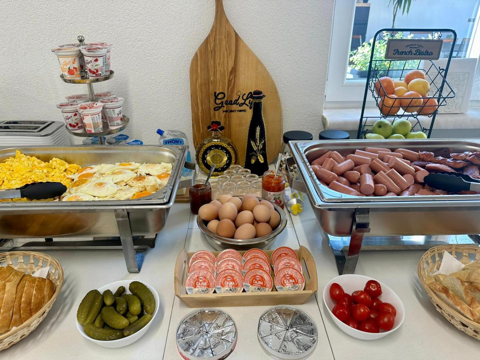 Goodlife Holiday House - Family & Friends Pozega Buitenkant foto