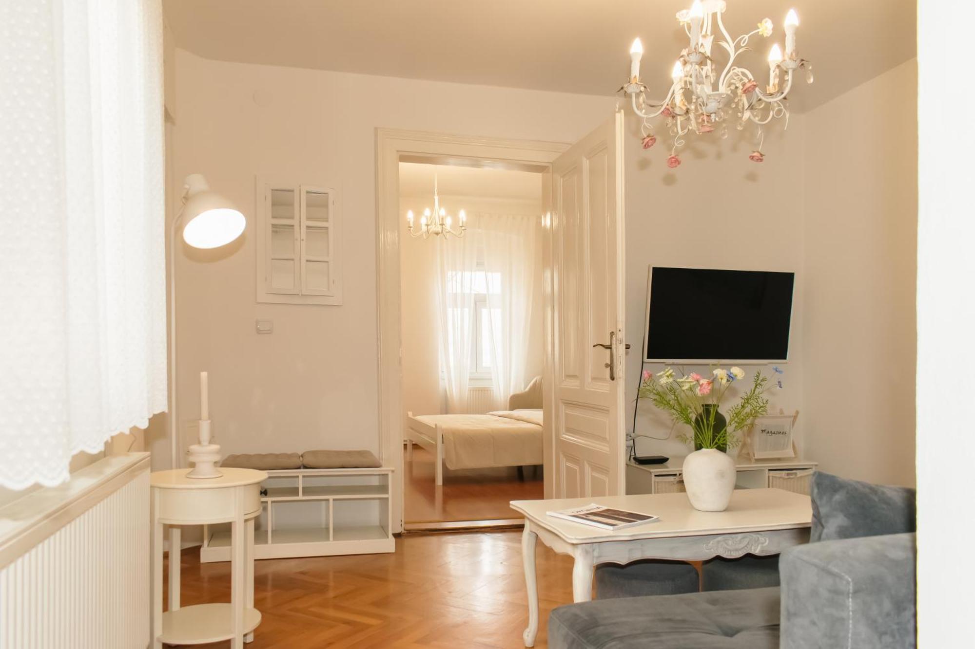Goodlife Holiday House - Family & Friends Pozega Buitenkant foto