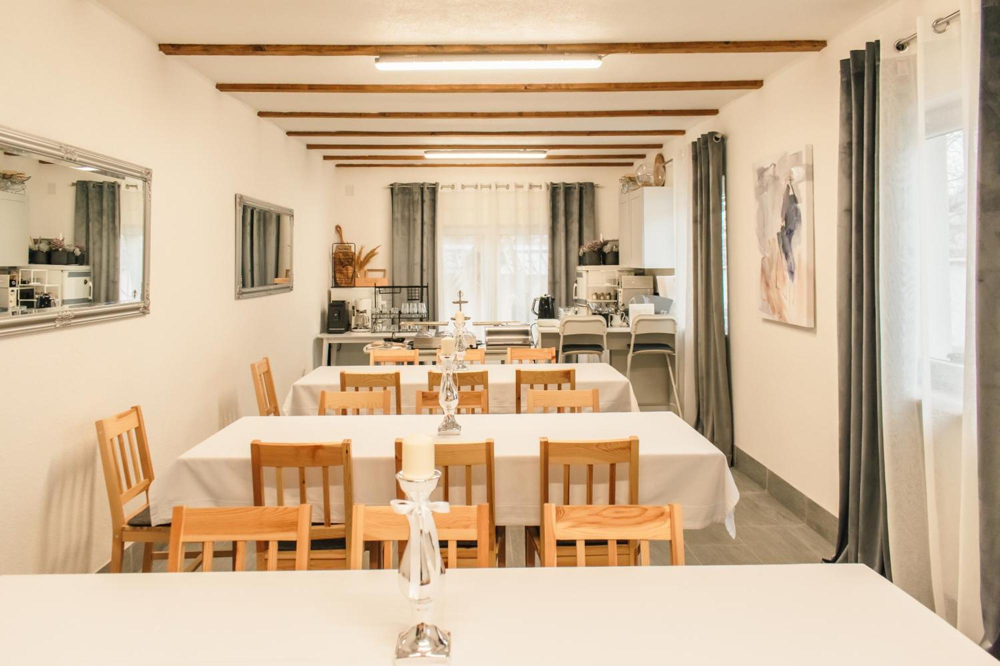 Goodlife Holiday House - Family & Friends Pozega Buitenkant foto